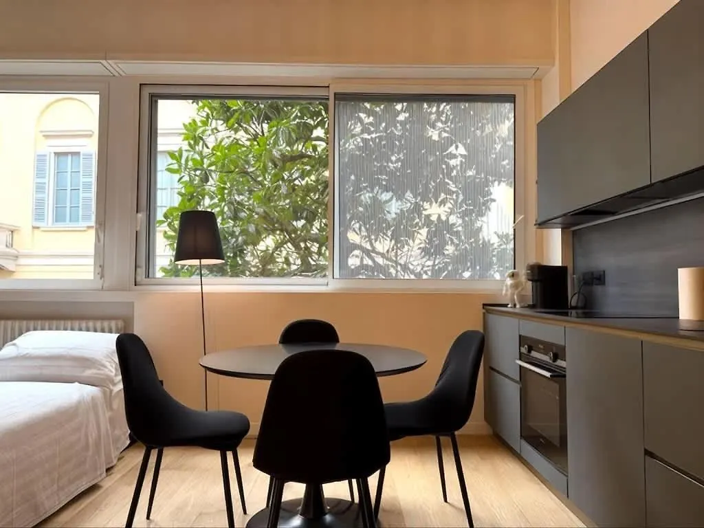 Homeby, Casa Anna Mediolan 0*,  Włochy
